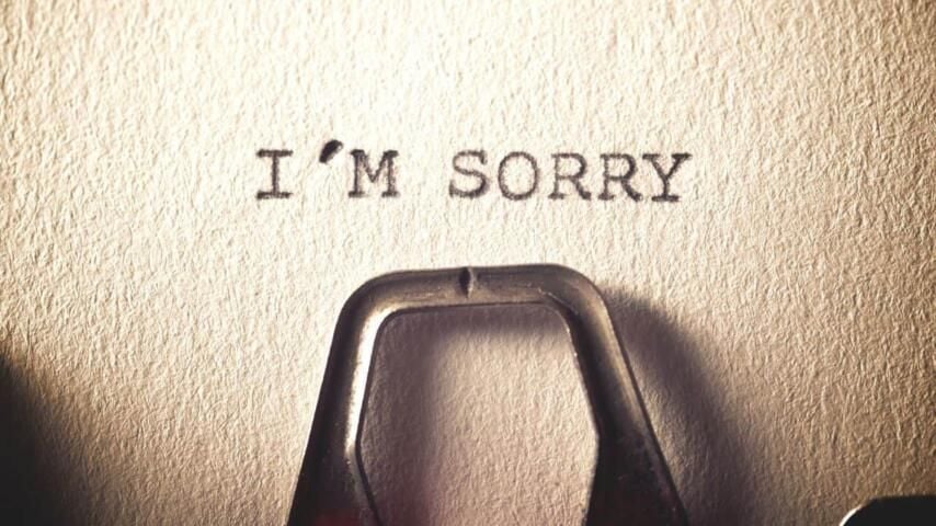 paper-on-the-typewriter-says-im-sorry